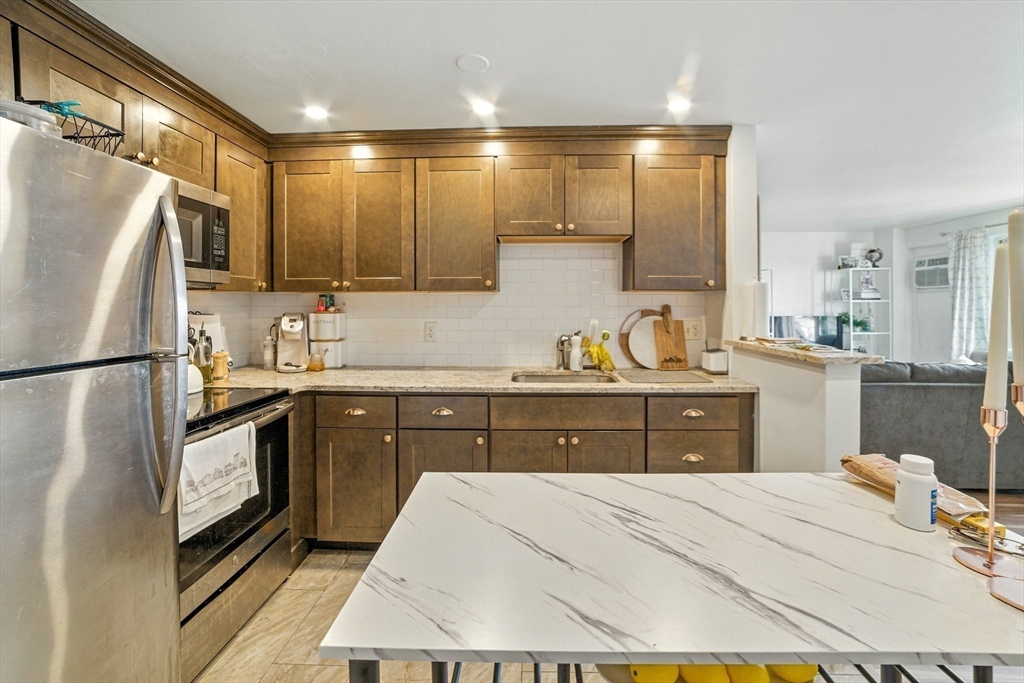 80 Main St # 20