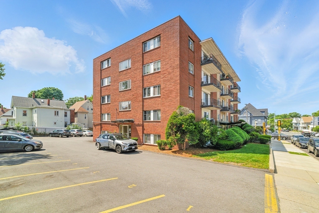 80 Main St # 20