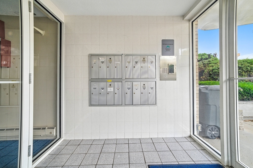 80 Main St # 20