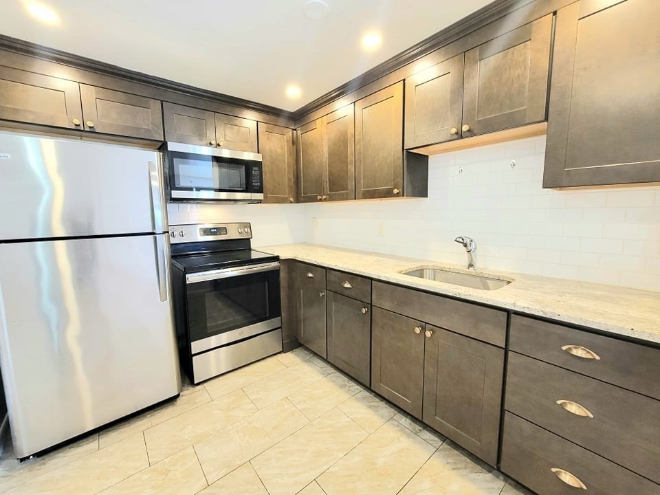 80 Main St # 20