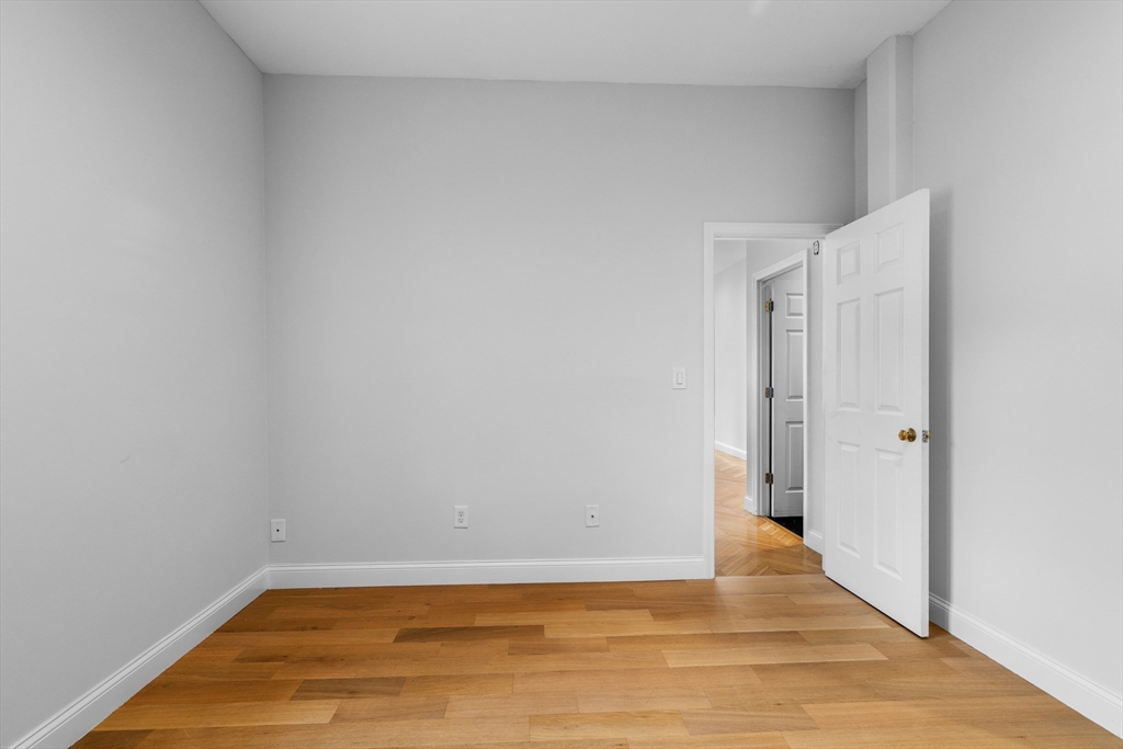 21 Linden St # 210