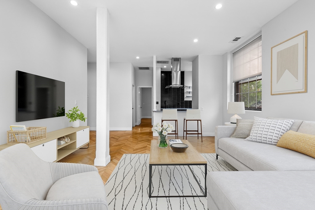 21 Linden St # 210