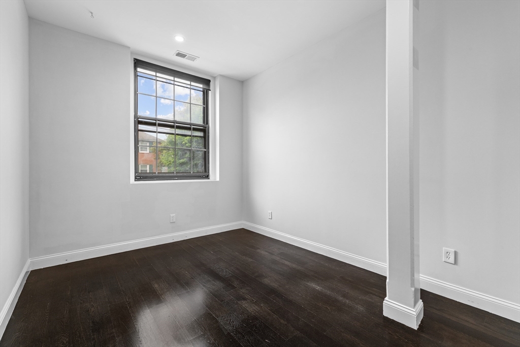 21 Linden St # 210