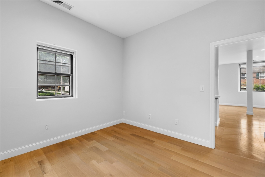 21 Linden St # 210