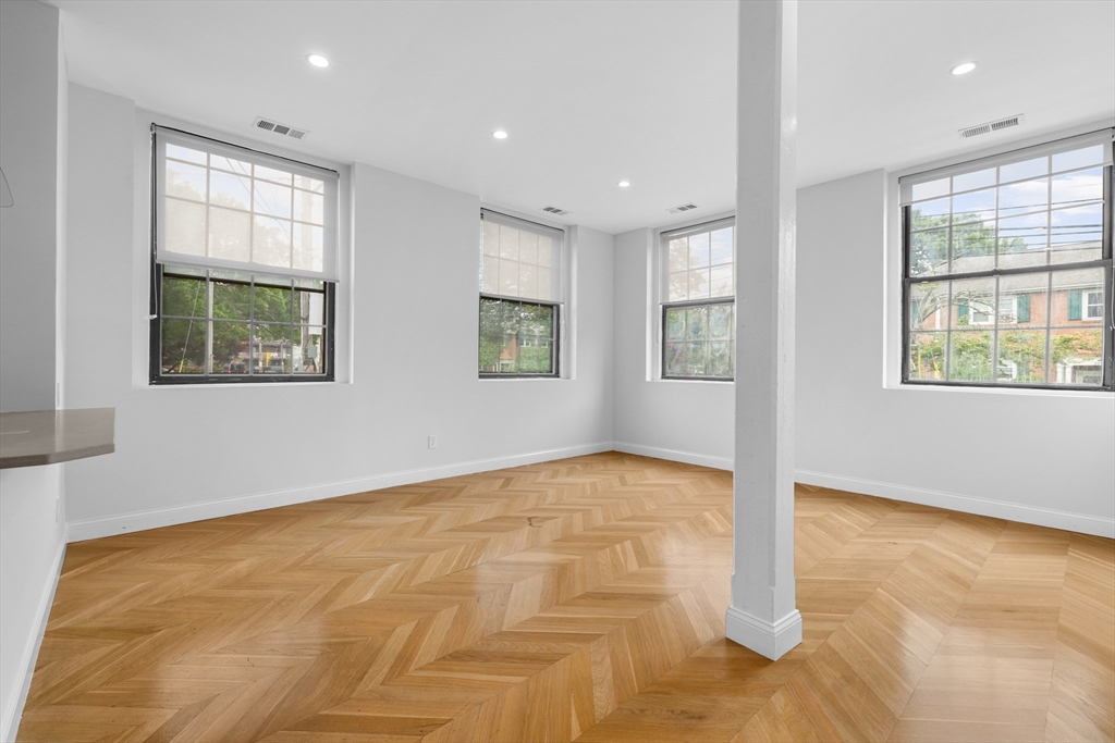 21 Linden St # 210