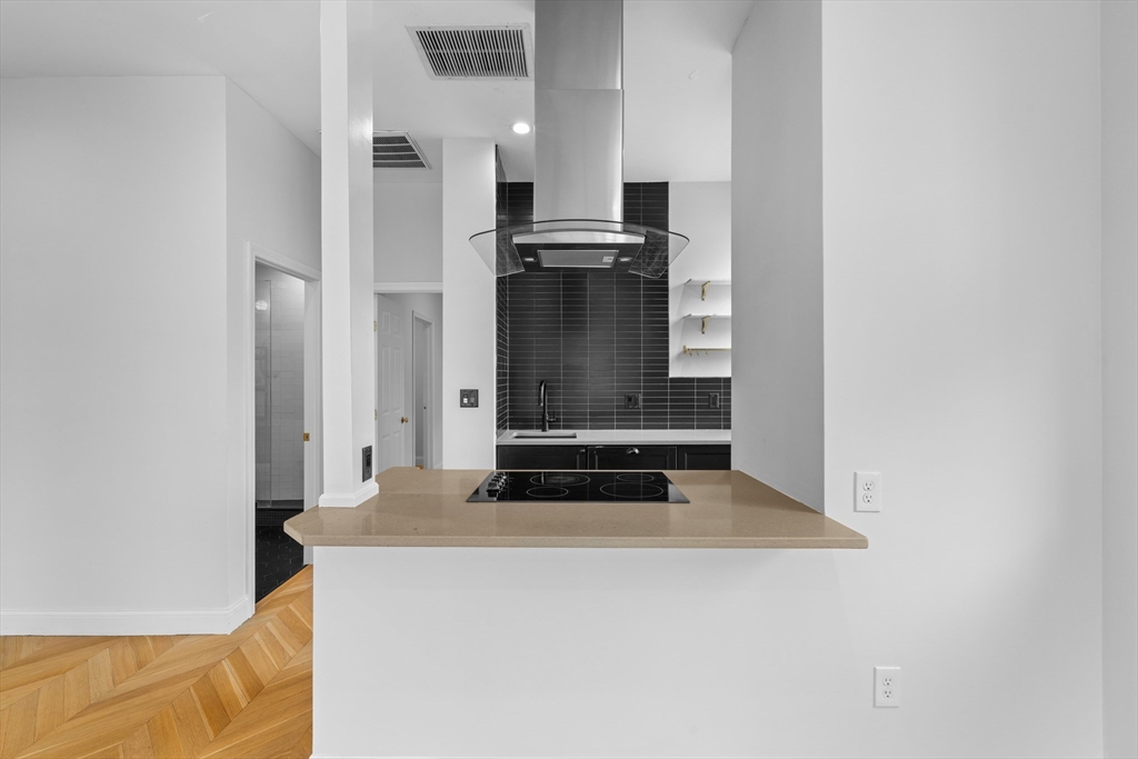 21 Linden St # 210