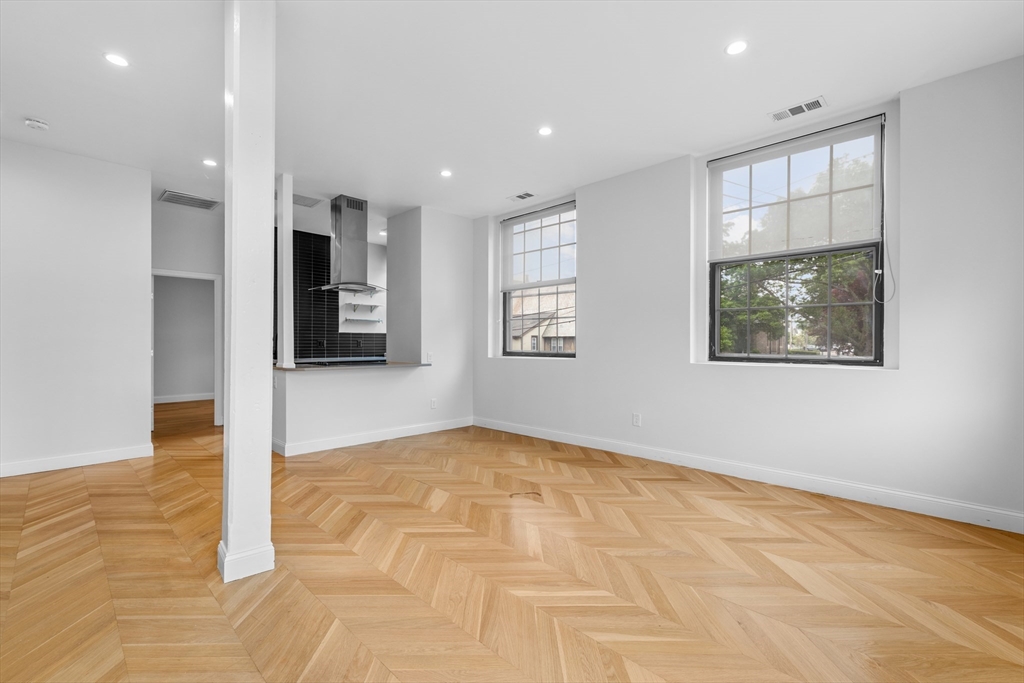 21 Linden St # 210