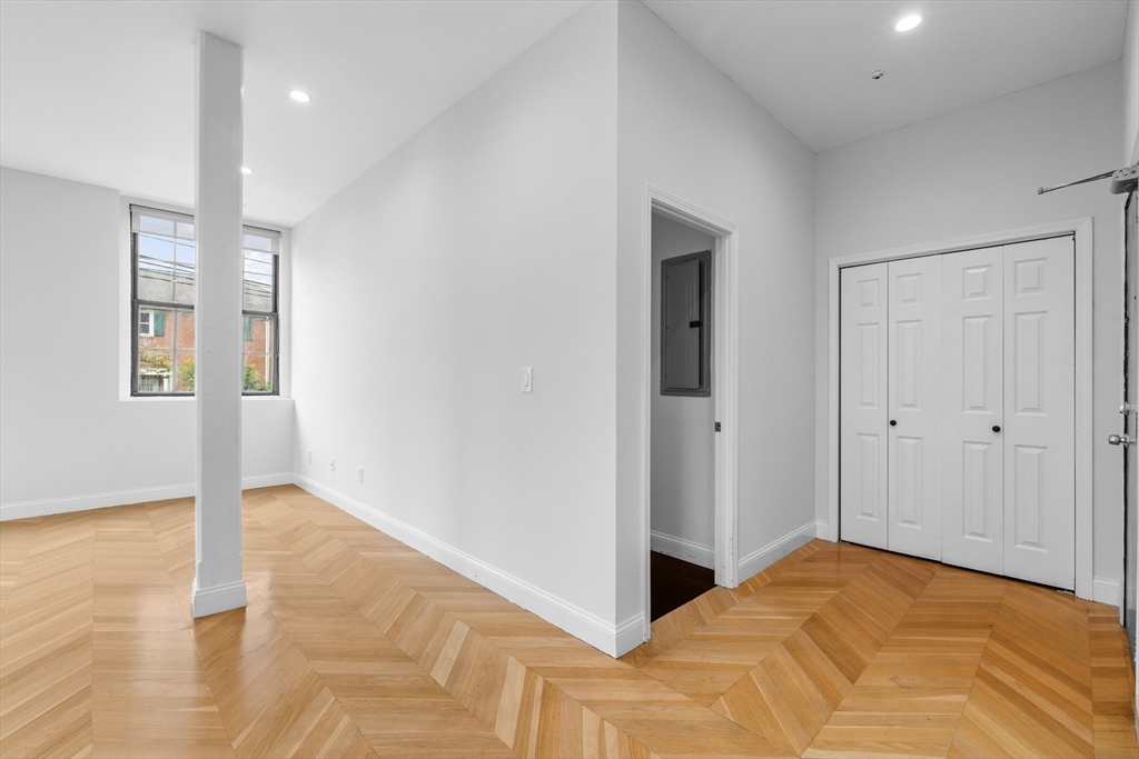 21 Linden St # 210