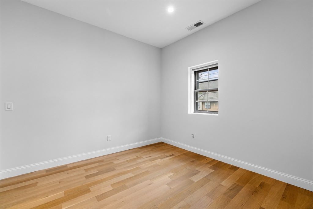 21 Linden St # 210