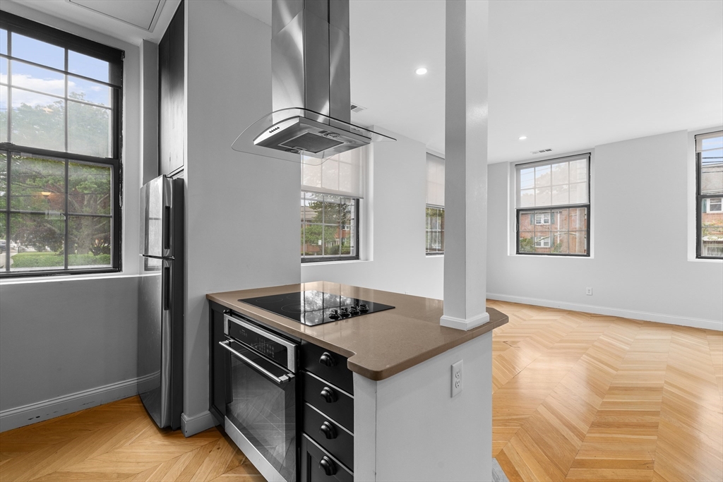 21 Linden St # 210