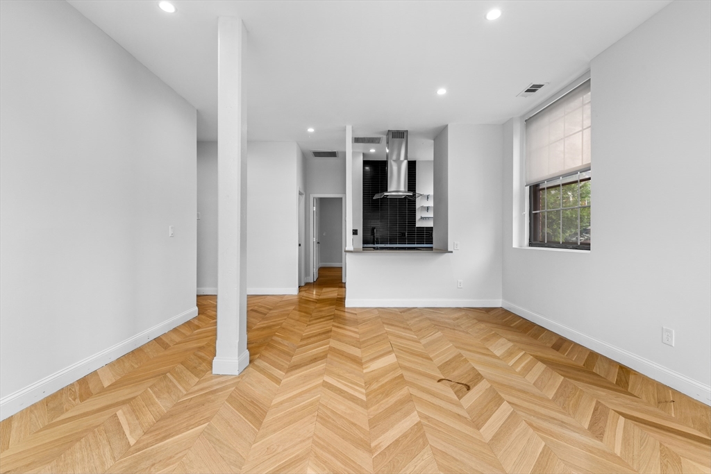 21 Linden St # 210