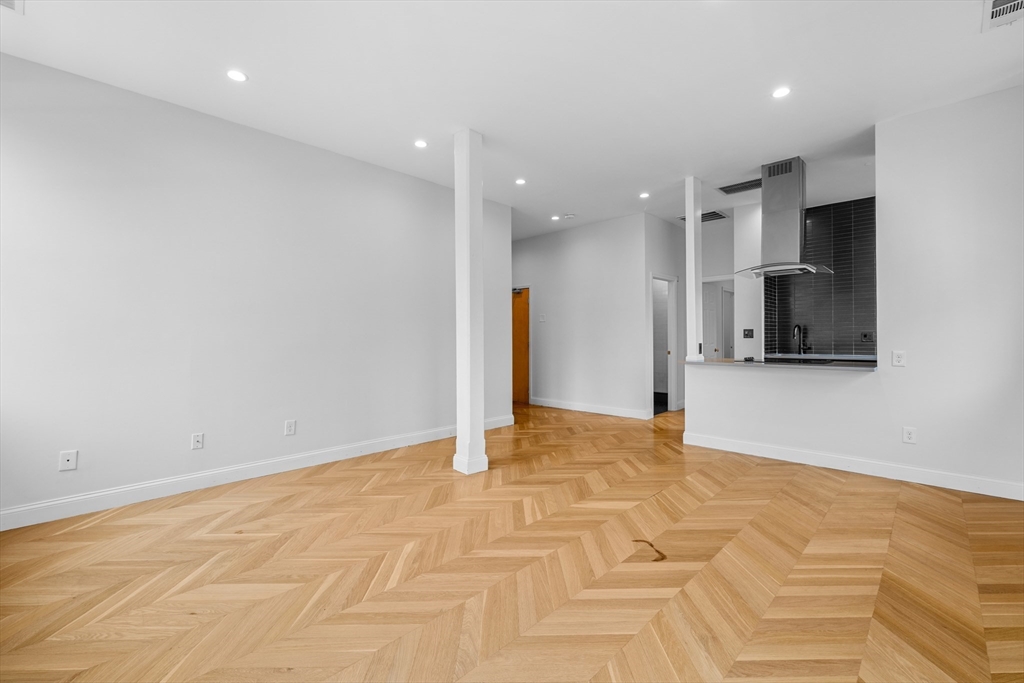 21 Linden St # 210
