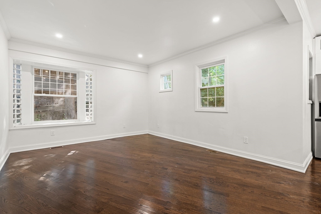 21 Greystone Rd # 2