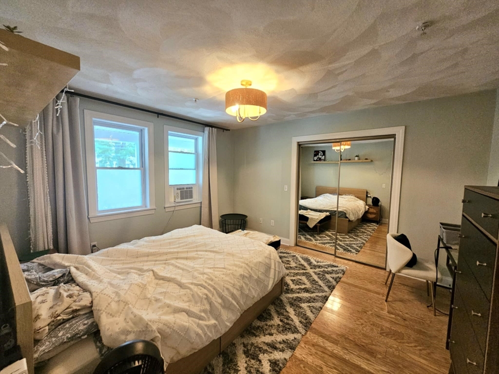 26 Holden St # 1
