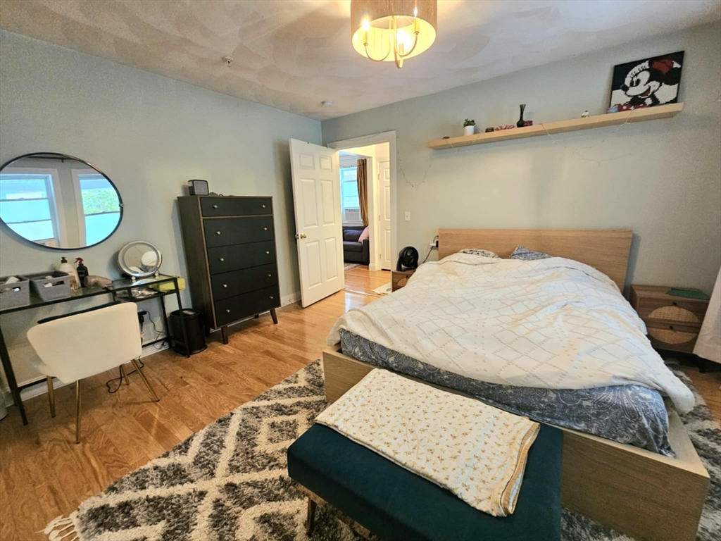 26 Holden St # 1