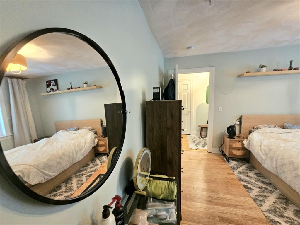 26 Holden St # 1