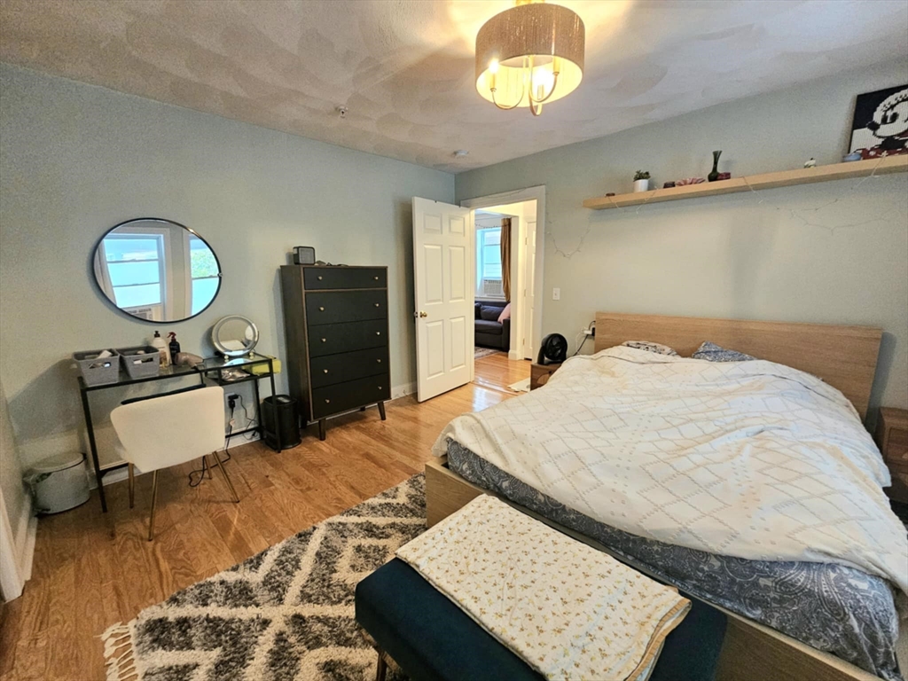 26 Holden St # 1