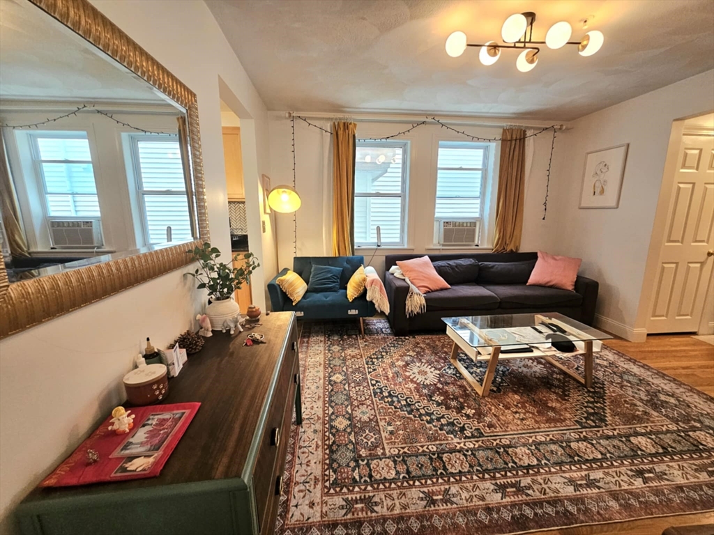 26 Holden St # 1
