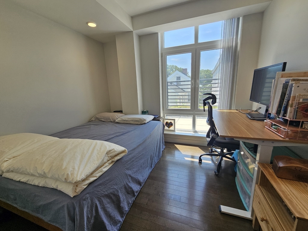 262 Monsignor O'brien Hwy # 306