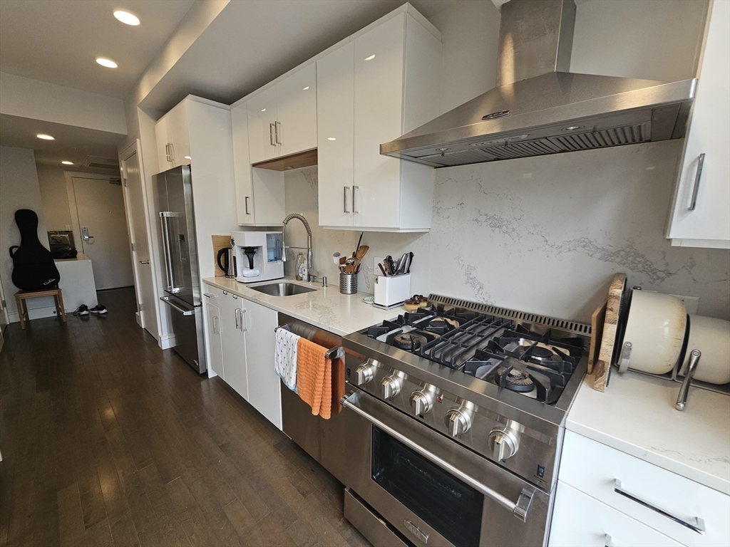 262 Monsignor O'brien Hwy # 306
