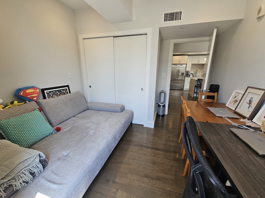 262 Monsignor O'brien Hwy # 306