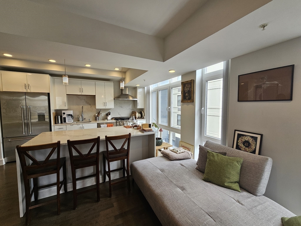 262 Monsignor O'brien Hwy # 306