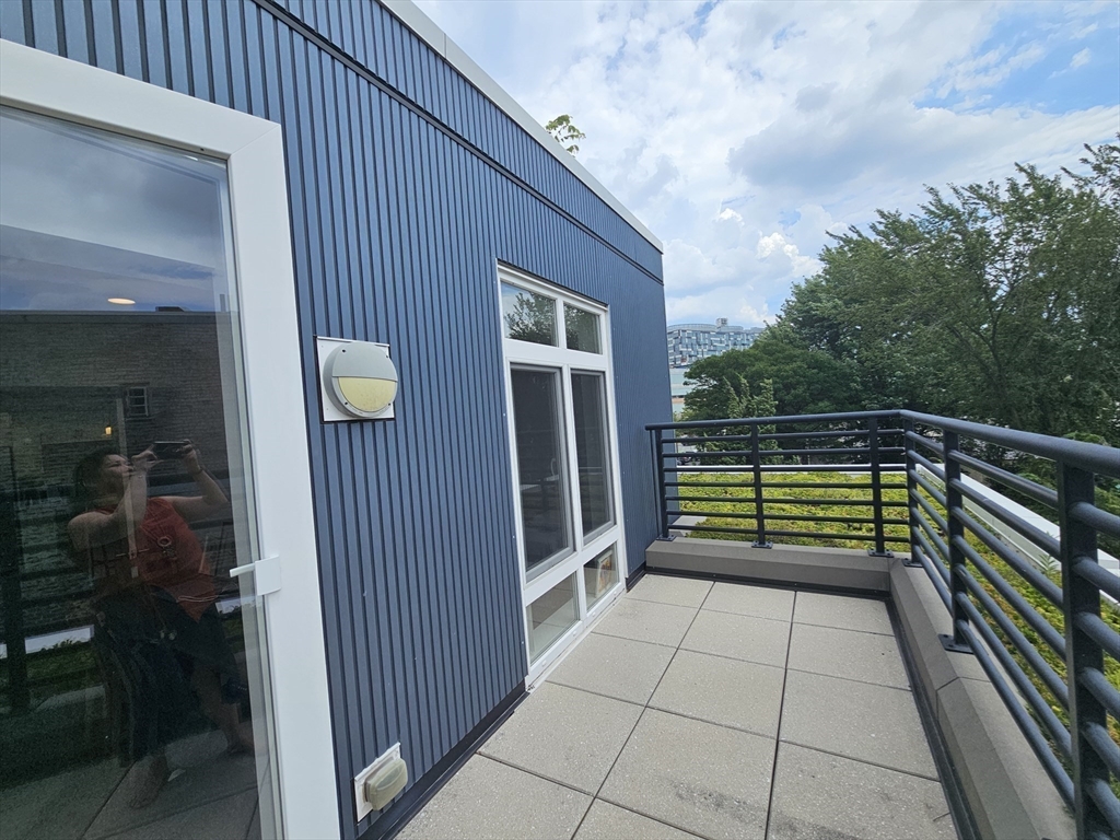 262 Monsignor O'brien Hwy # 306