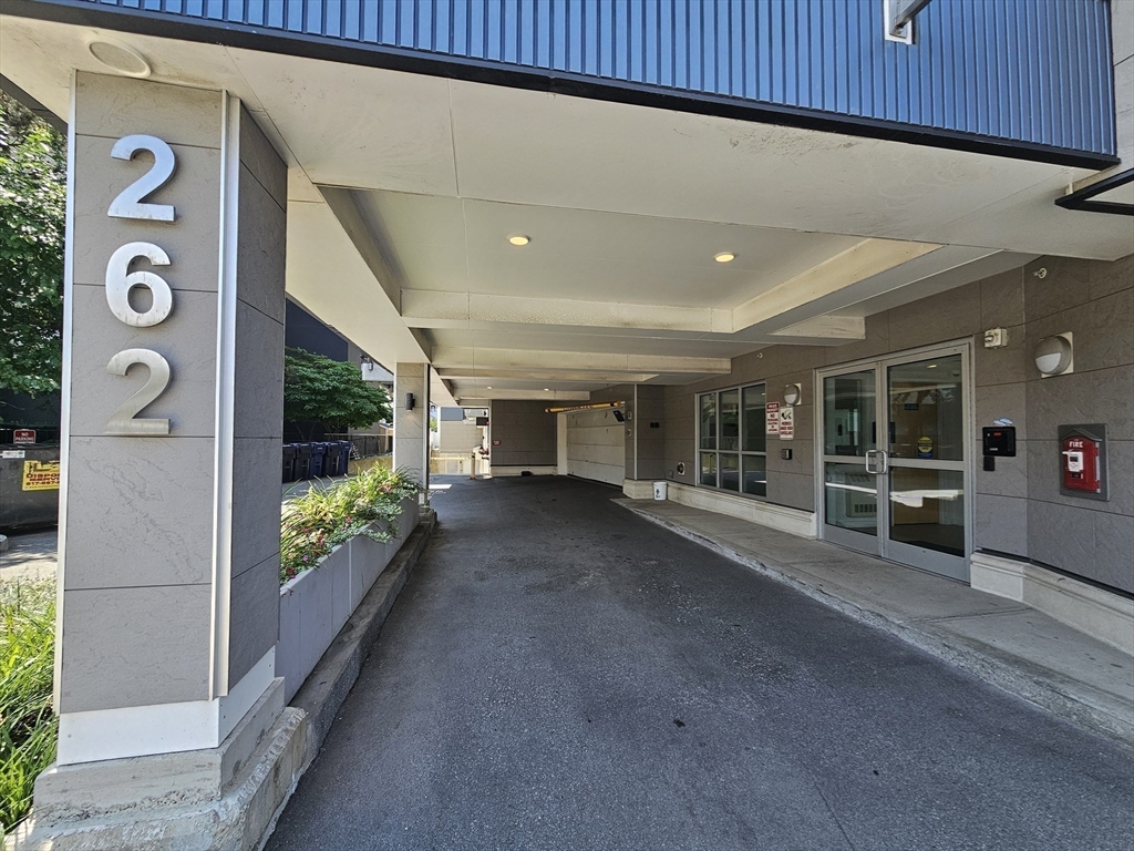 262 Monsignor O'brien Hwy # 306