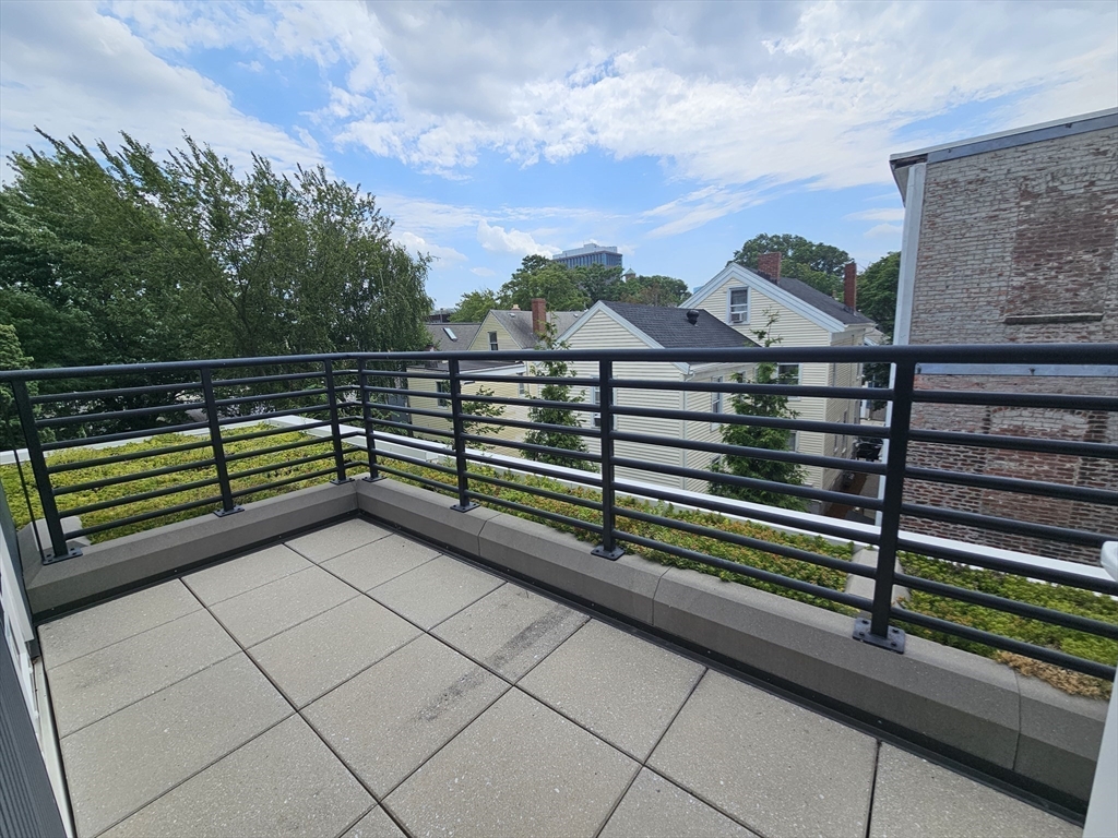 262 Monsignor O'brien Hwy # 306