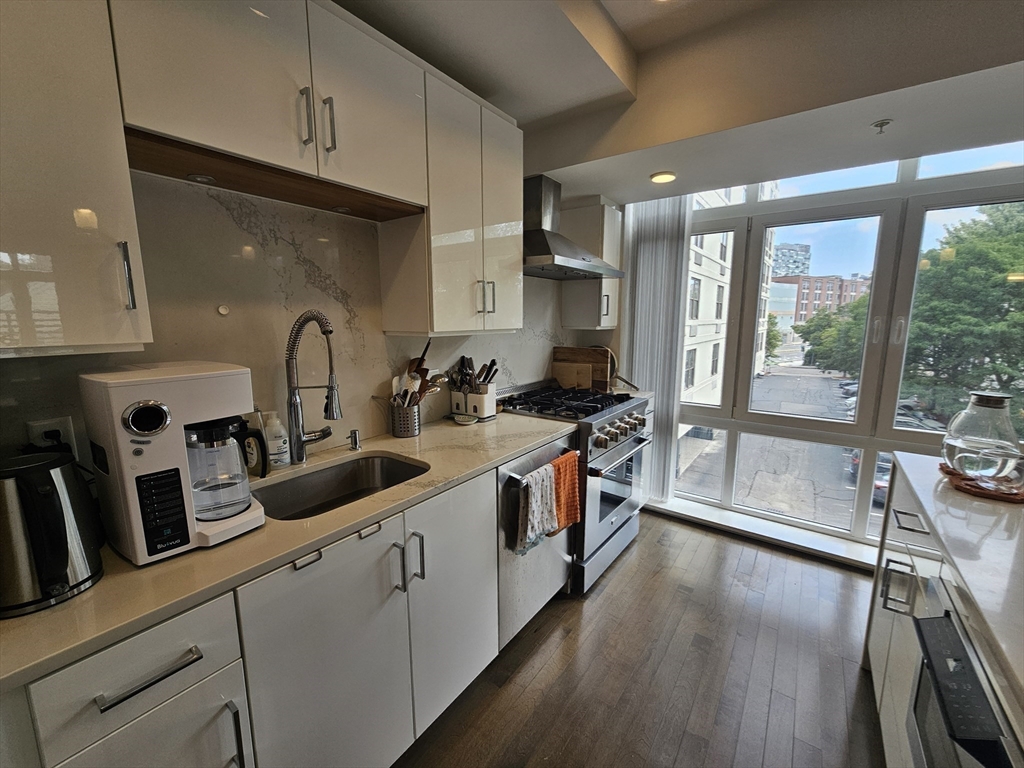 262 Monsignor O'brien Hwy # 306
