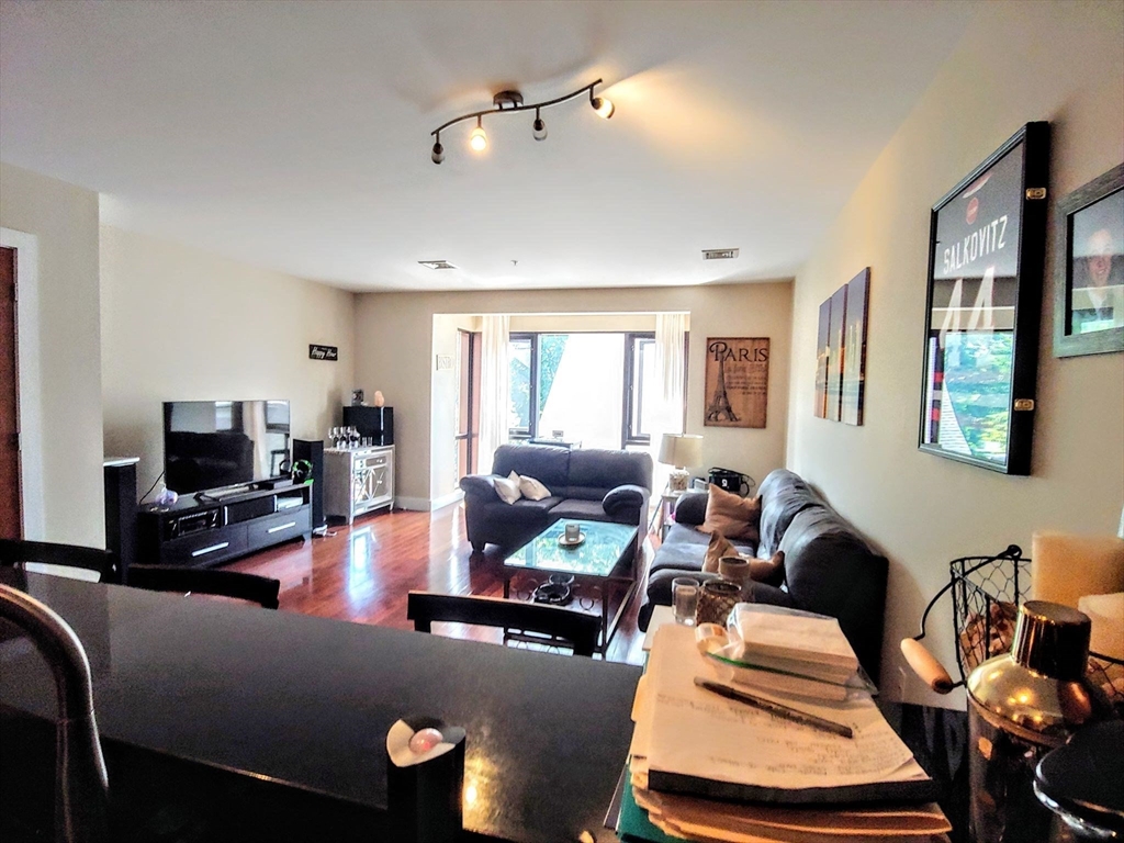 533 Cambridge St # 302