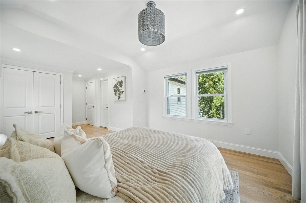 83 Sunnyside Ave
