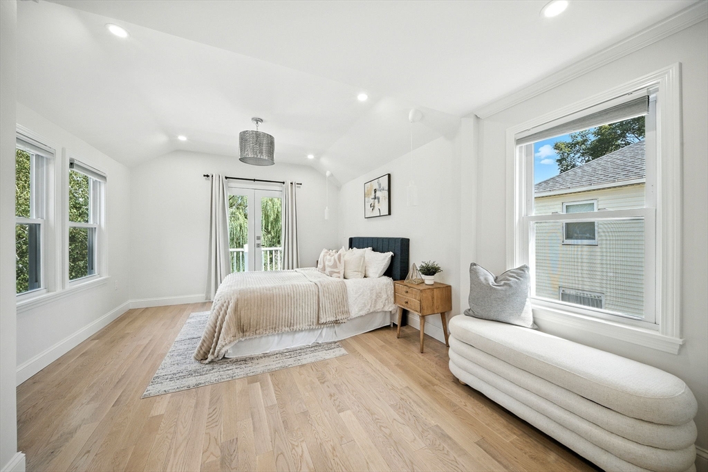83 Sunnyside Ave