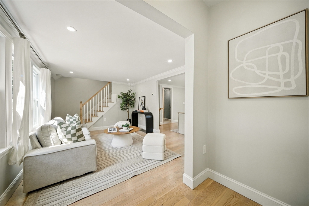 83 Sunnyside Ave