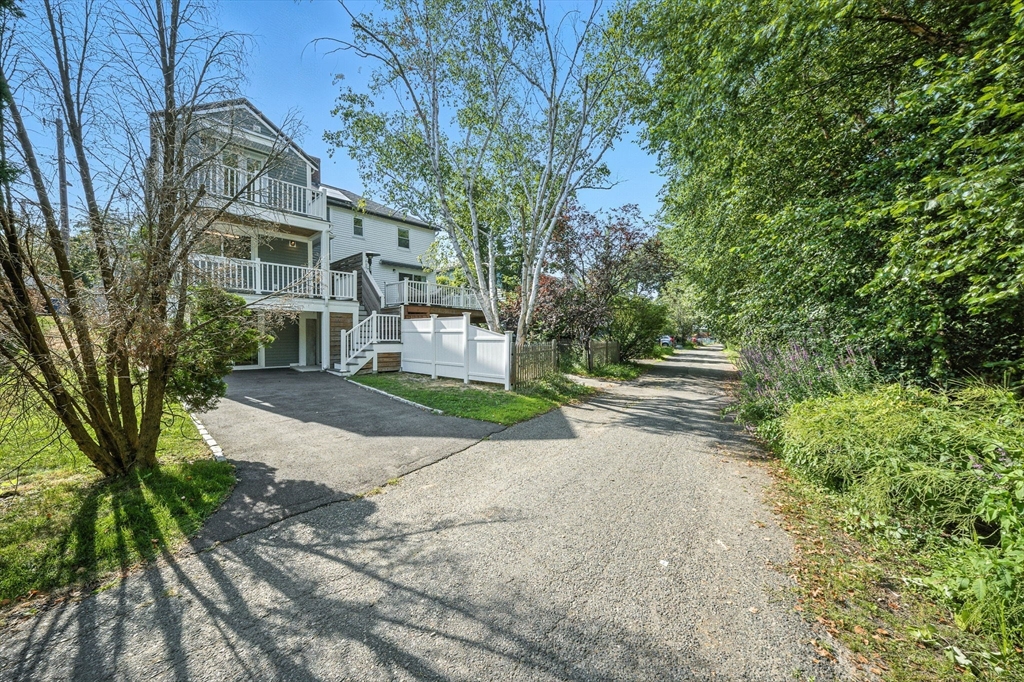 83 Sunnyside Ave