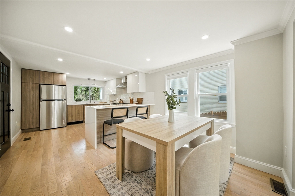 83 Sunnyside Ave
