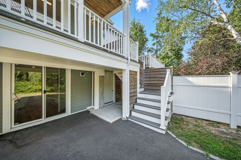 83 Sunnyside Ave
