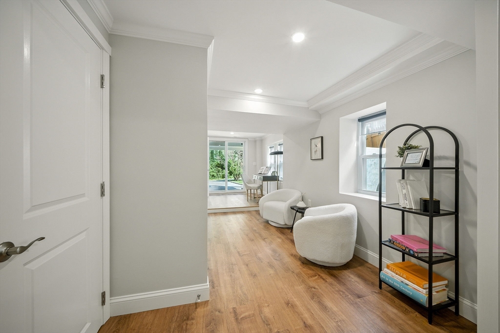 83 Sunnyside Ave
