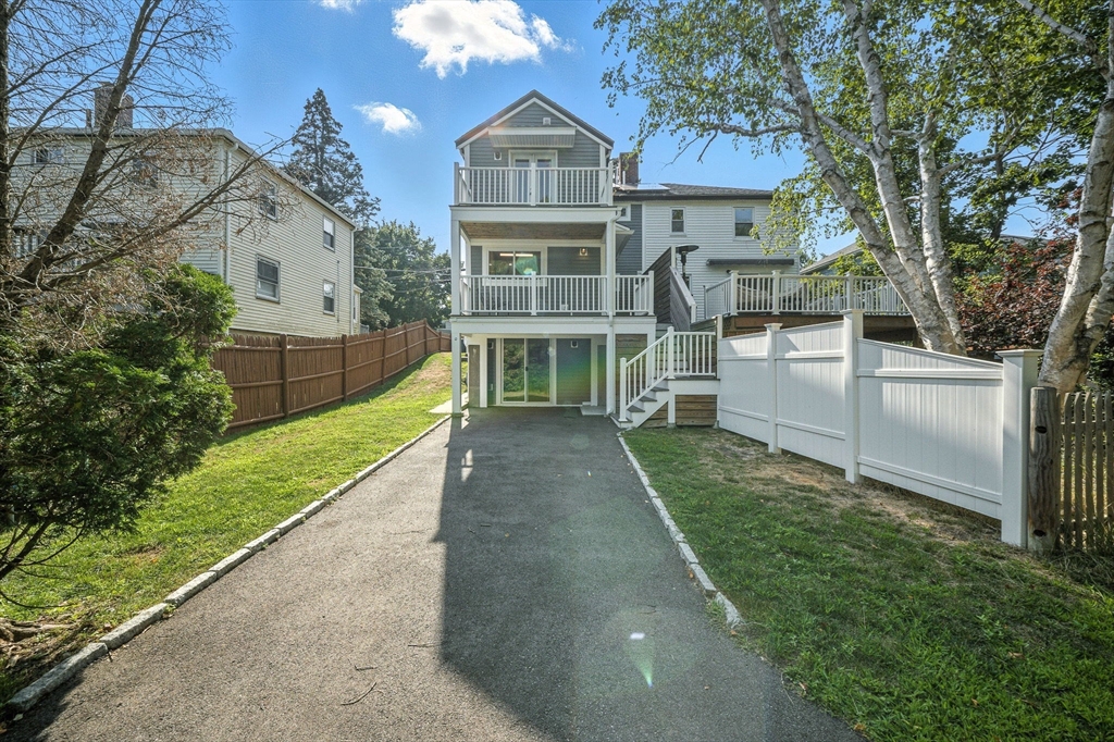 83 Sunnyside Ave