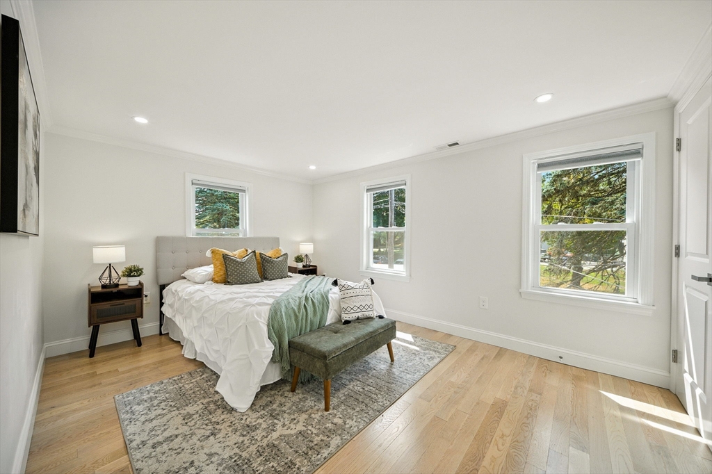 83 Sunnyside Ave