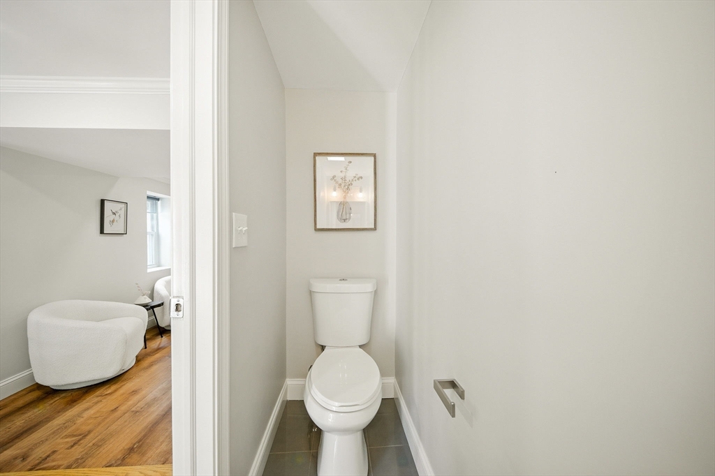 83 Sunnyside Ave