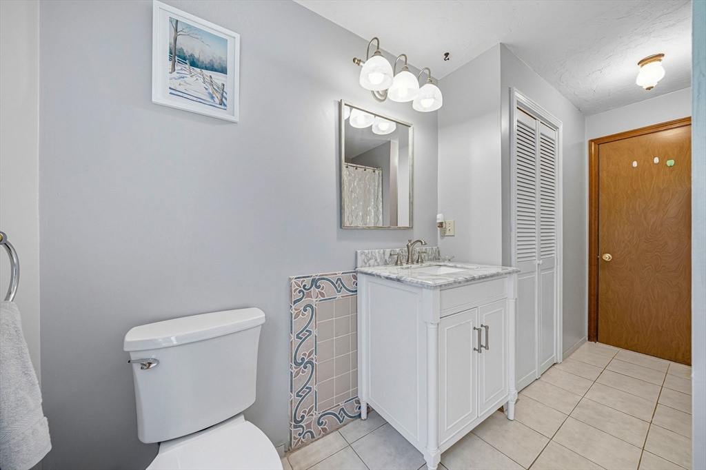 38 W Elm St