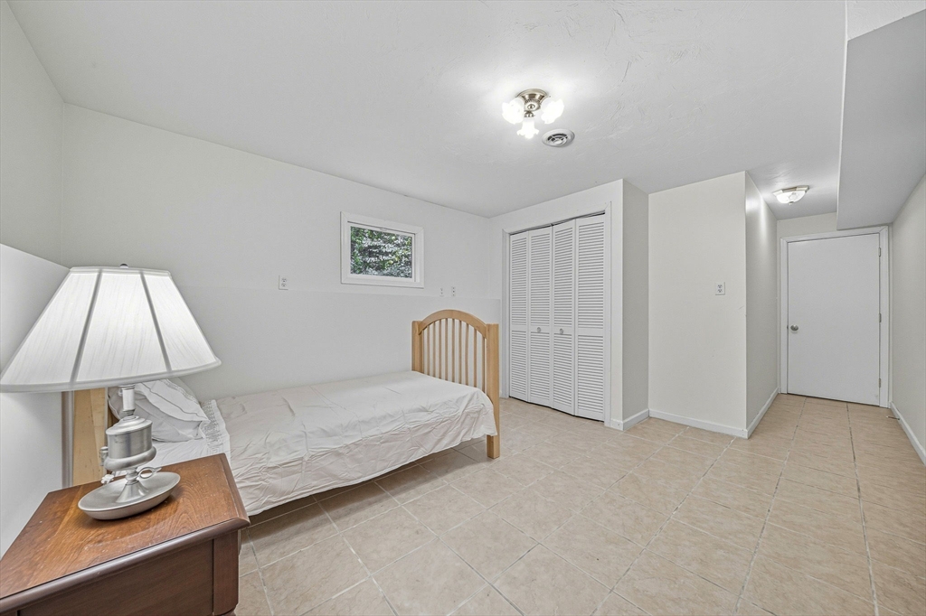 38 W Elm St