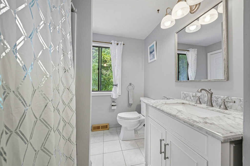 38 W Elm St
