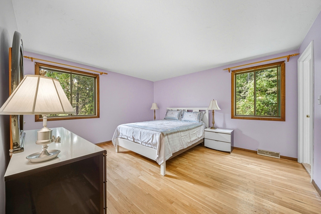 38 W Elm St