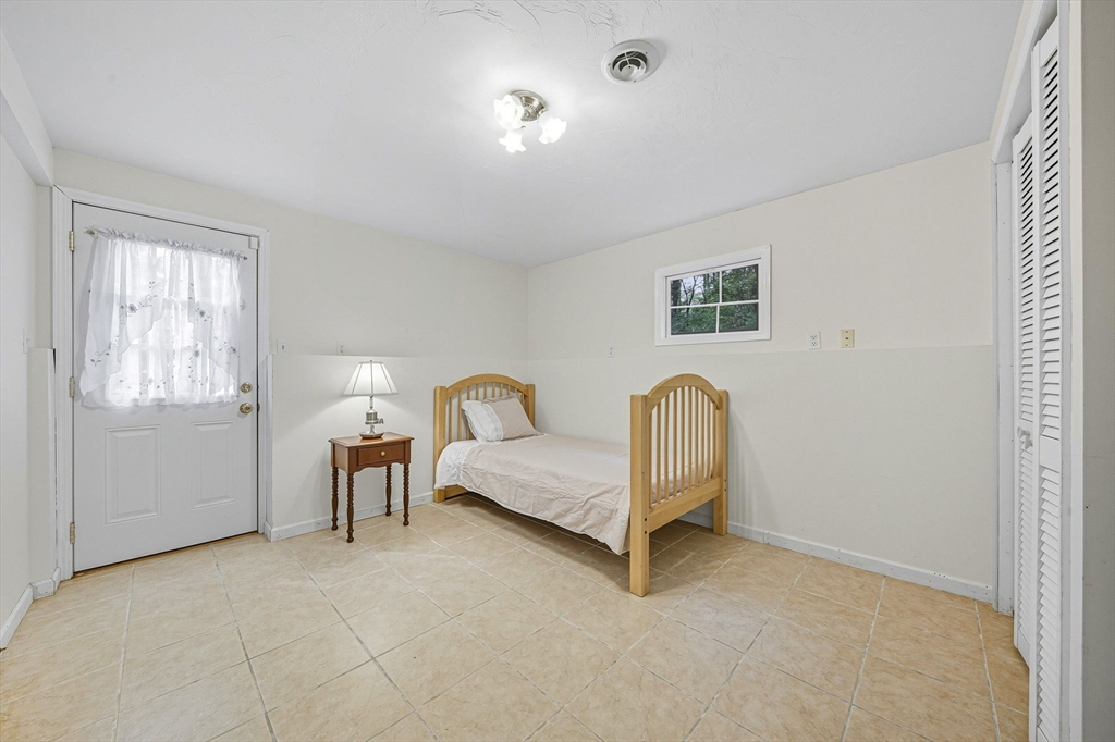 38 W Elm St