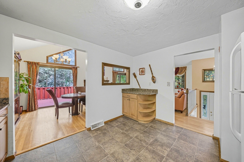 38 W Elm St