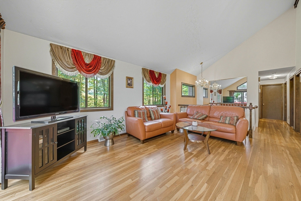 38 W Elm St
