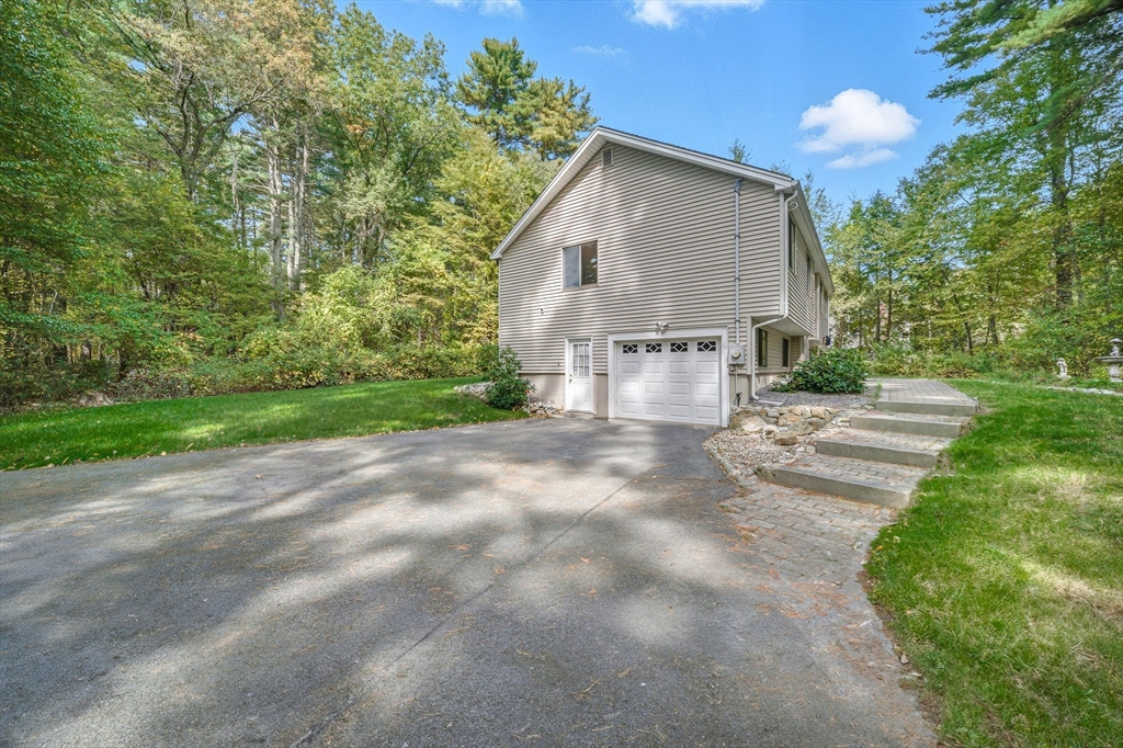 38 W Elm St