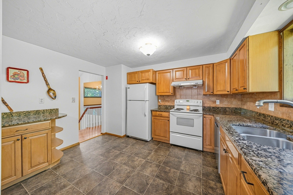 38 W Elm St